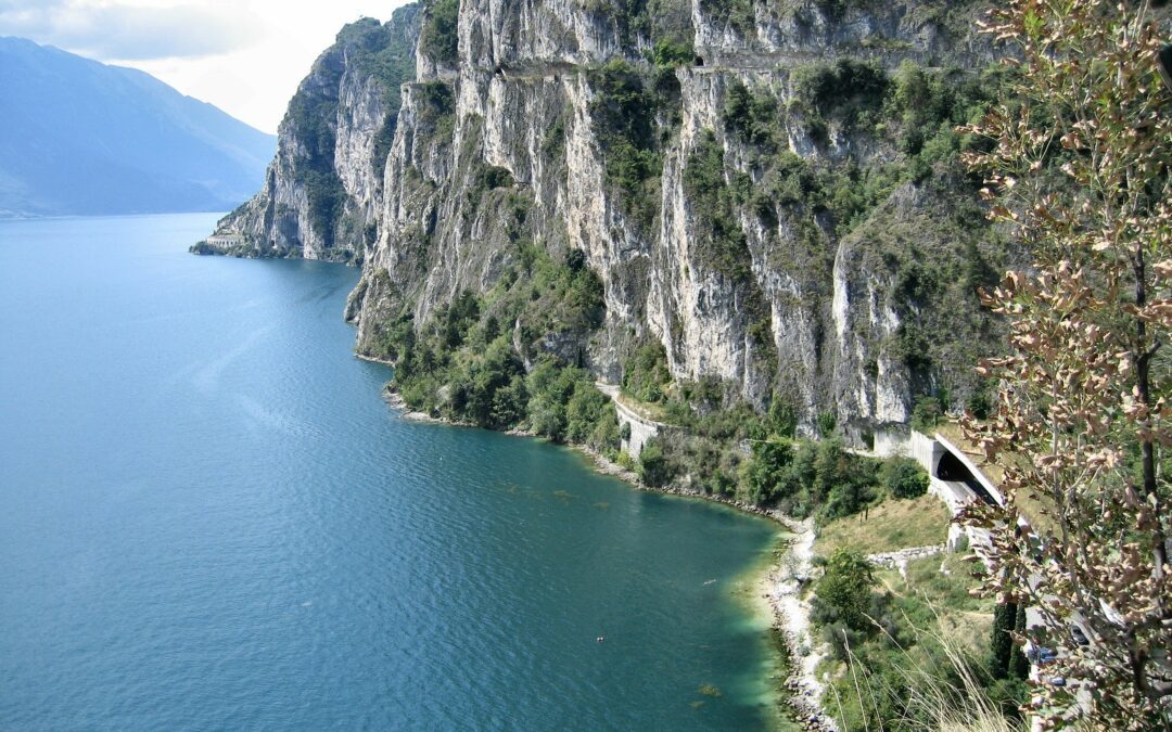 La ciclovia non deve essere lo sfregio delle coste del Lago di Garda
