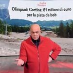 Maurizio Crozza sulla pista da bob di Cortina