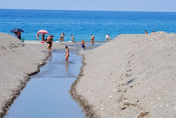 Praia a Mare-Stagione estiva 2023: non più cartelli di divieto di balneazione