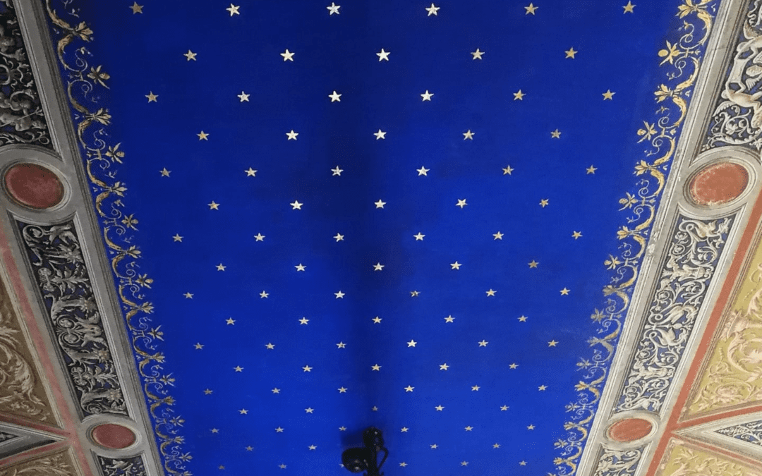 Il soffitto stellato della Biblioteca del Museo Bagatti Valsecchi è tornato a risplendere