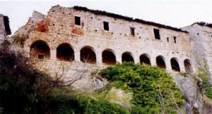 Monastero di San Giorgio di Rosara: monumento in rovina