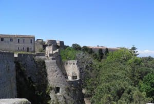 Castello Carlo V porto - foto IN Crotone