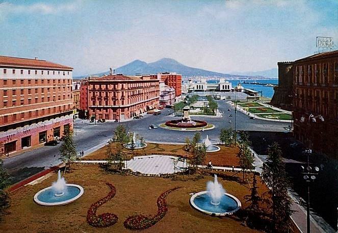 Napoli, Piazza Municipio senza alberi, l’intervento di Luigi De Falco su fanpage.it