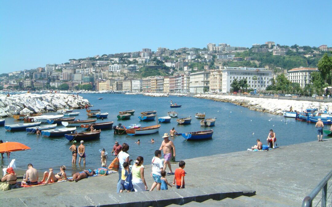 Italia Nostra Napoli richiama l’obbligo di un piano per garantire l’accesso al mare ai napoletani
