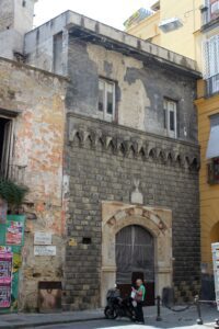 Napoli: quale futuro per Palazzo Penne?