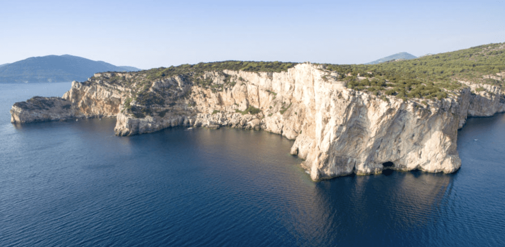 Privatizzazione di promontori e Beni Comuni della Sardegna: Punta Giglio è la punta dell’iceberg