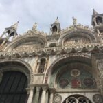 Italia Nostra, inaccettabile l’imbrattamento dei monumenti