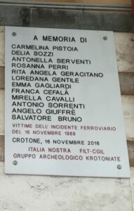 Crotone: un ulivo bianco in memoria delle vittime dell’incidente del 16 novembre 1989