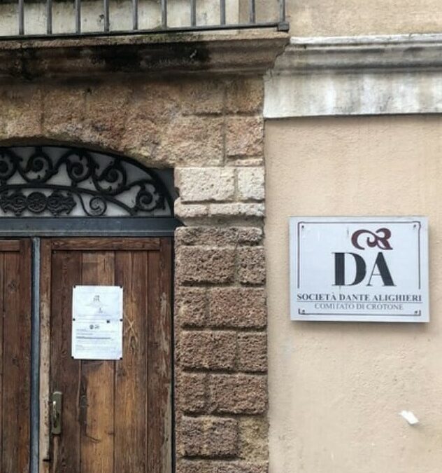 Appello perche’ la Societa’ Dante Alighieri di Crotone rimanga a palazzo Caloiro