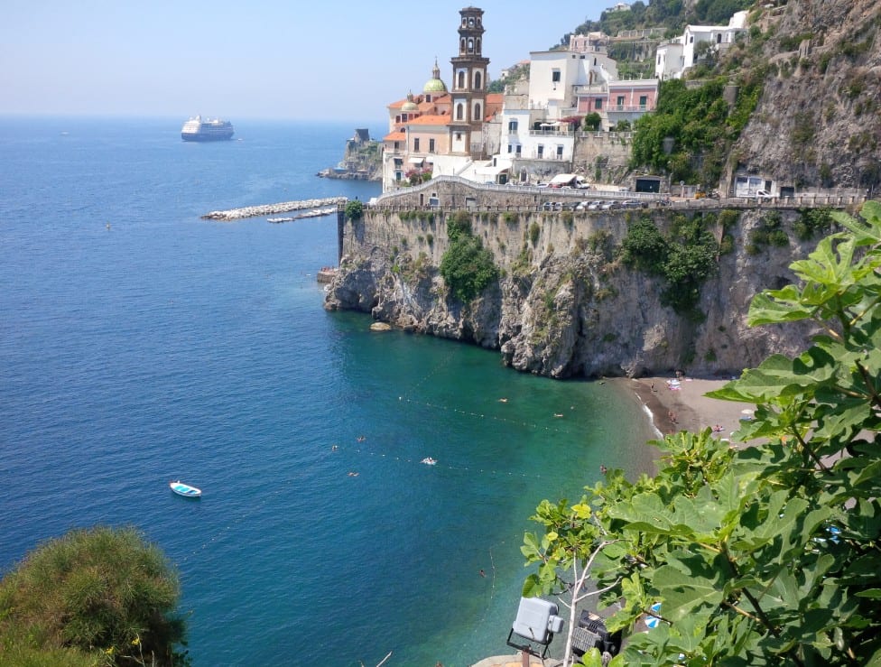 Ancora cemento sulle coste campane più famose del mondo: Costa Cilentana, Costiera Sorrentina, Costiera Amalfitana