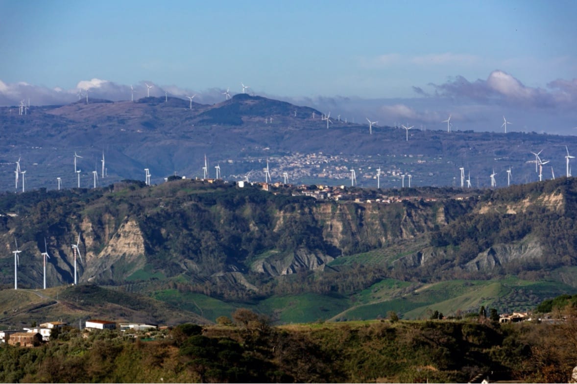 Appello per una moratoria sull’eolico in Calabria