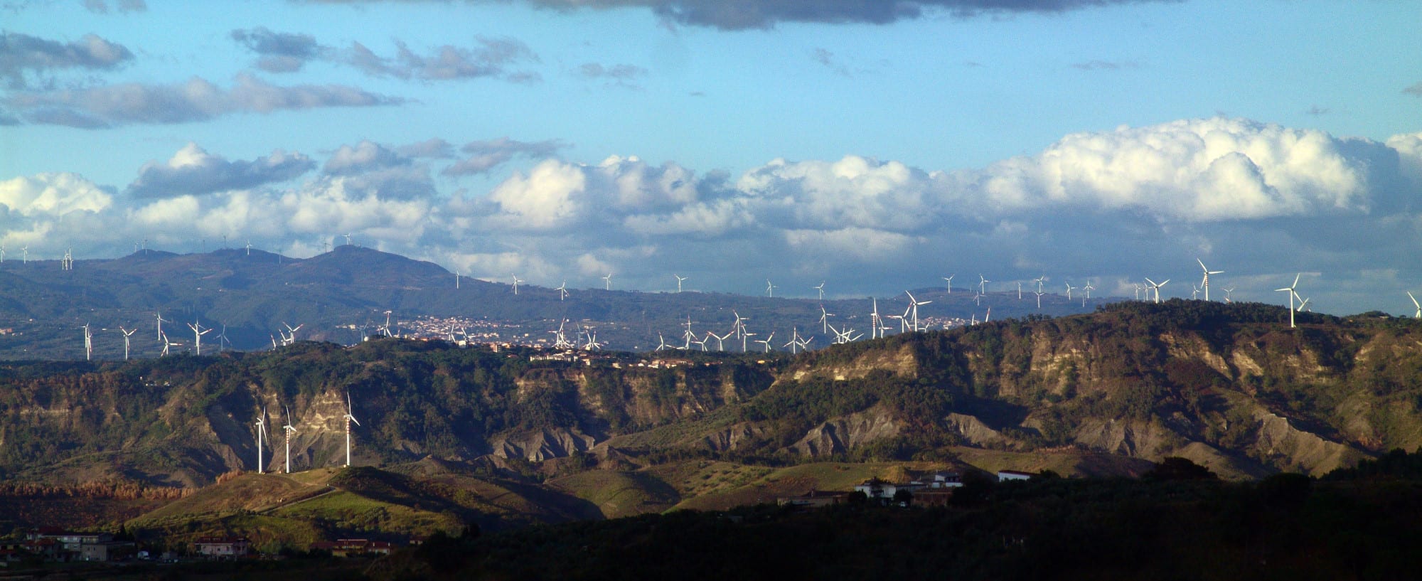 Moratoria eolico in Calabria: attiva su Change.org la petizione per chiedere lo stop agli impianti