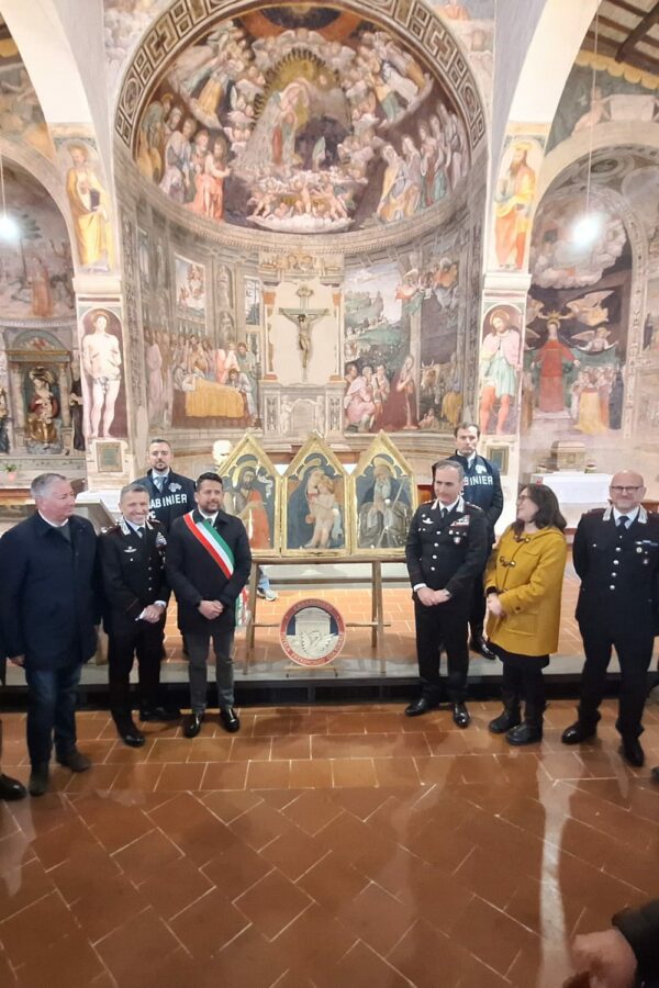 Carabinieri TPC restituiscono una tempera oro su tavola del XV sec. alla comunità di Arrone (TR)