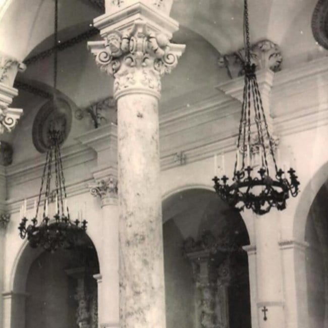 Appello per la ricollocazione degli antichi lampadari della Basilica di Santa Croce. Ecco le prime 100 adesioni